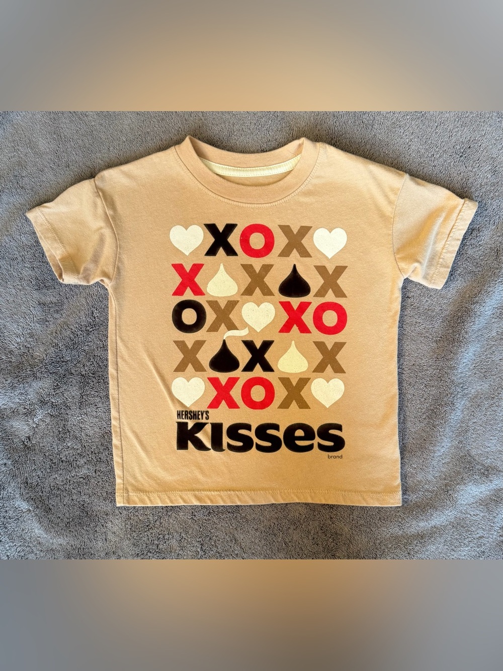 Hershey's Kisses Kids Beige Graphic Tee - Hearts & XOXO